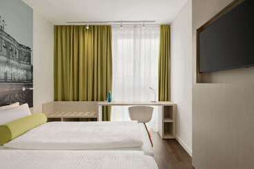 هتل Super 8 By Wyndham Dresden