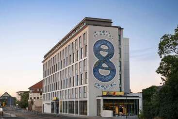 هتل Super 8 By Wyndham Dresden