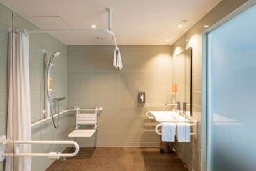هتل Super 8 By Wyndham Dresden