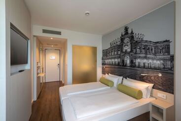 هتل Super 8 By Wyndham Dresden