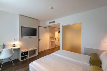 هتل Super 8 By Wyndham Dresden