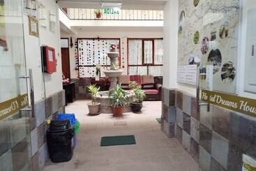 هاستل Dreams House Cusco
