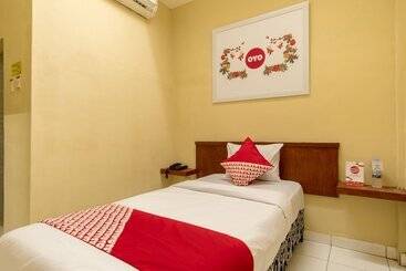 Capital O 615 Residence Puri Hotel Syariah