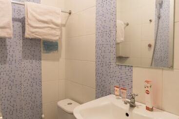 Capital O 615 Residence Puri Hotel Syariah