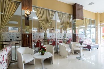 Capital O 615 Residence Puri Hotel Syariah