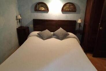 پانسیون Hostal La Panavera