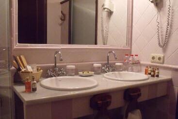 پانسیون Hostal La Panavera