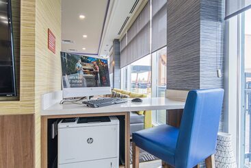 هتل Towneplace Suites By Marriott Brantford And Conference Centre