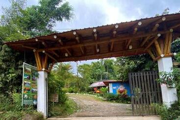 هتل Cabañas Bambu Mindo