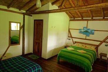 هتل Cabañas Bambu Mindo