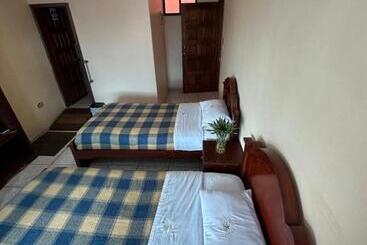 בית מלון כפרי Kanoas Hostal
