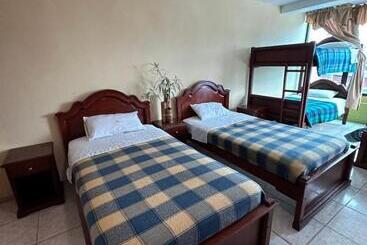 בית מלון כפרי Kanoas Hostal
