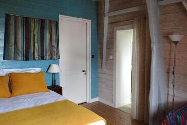 تختخواب و صبحانه Chambres D'hôtes Le Clos Bleu