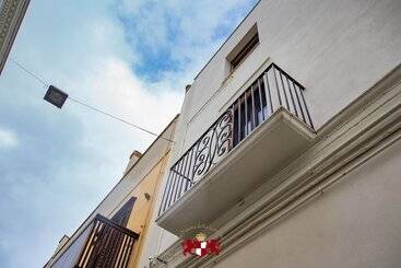 تختخواب و صبحانه La Dimora Della Leonessa