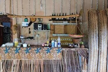 تختخواب و صبحانه Sweet Home