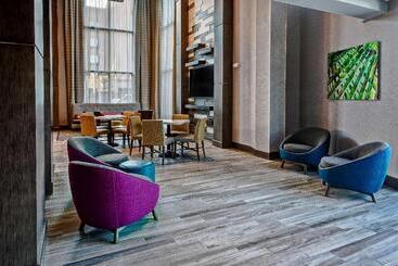 هتل Hampton Inn & Suites San Jose Airport