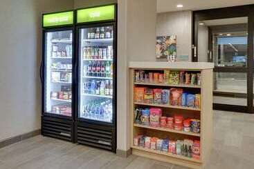 هتل Home2 Suites By Hilton Yakima Airport