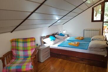 پانسیون Nena & Rale Rooms