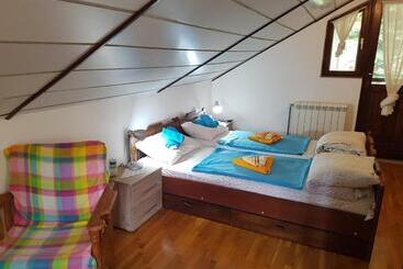 پانسیون Nena & Rale Rooms
