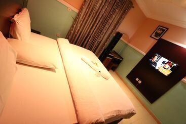 St Hotel Apartment