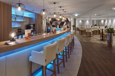 هتل Holiday Inn Express   Merzig, An Ihg