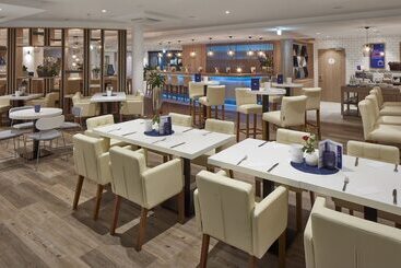 هتل Holiday Inn Express   Merzig, An Ihg