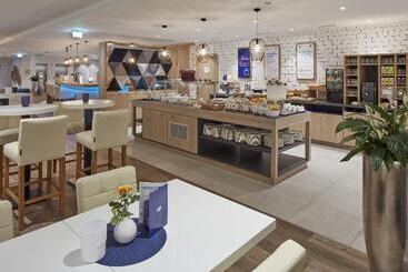 هتل Holiday Inn Express   Merzig, An Ihg