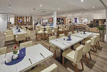 هتل Holiday Inn Express   Merzig, An Ihg