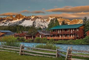 ホテル Redfish Riverside Inn
