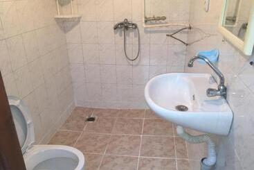 پانسیون Guest House Guram