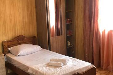 پانسیون Guest House Guram