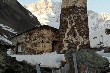 پانسیون Ushguli Hotel Riho