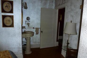 Back Inn Time B&b