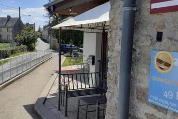 هتل Les Remparts   Chez Dan Et Francois
