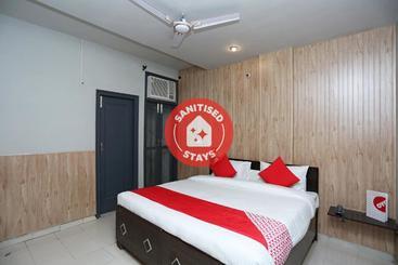 בית מלון כפרי Oyo 23204 Ktown Regency