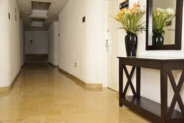 هتل Paradise Inn