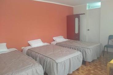 پانسیون Hospedaje Golden Inn