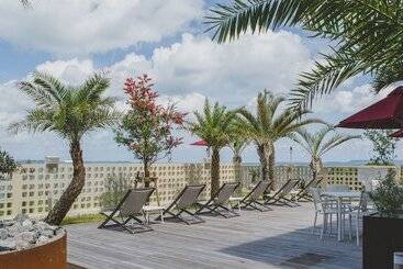 هتل Hideout Okinawa Uruma