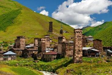 پانسیون Old Tower Guesthouse Ushguli