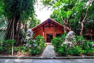 Phuong Nam Resort