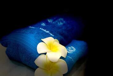 پانسیون Ocean Beach Inn   Maldives