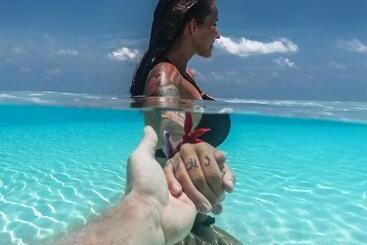 پانسیون Ocean Beach Inn   Maldives