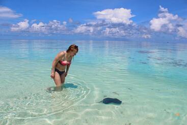 پانسیون Ocean Beach Inn   Maldives