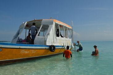 پانسیون Ocean Beach Inn   Maldives