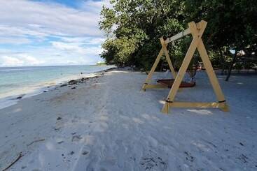 پانسیون Ocean Beach Inn   Maldives