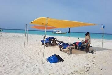 پانسیون Ocean Beach Inn   Maldives