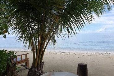 پانسیون Ocean Beach Inn   Maldives