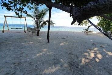 پانسیون Ocean Beach Inn   Maldives