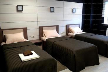 تختخواب و صبحانه Apartments Daf Center