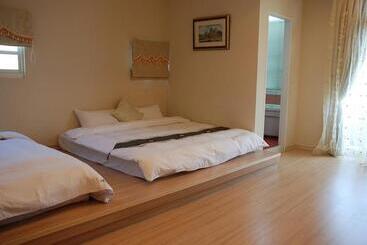تختخواب و صبحانه Lk Breakfast And Beds